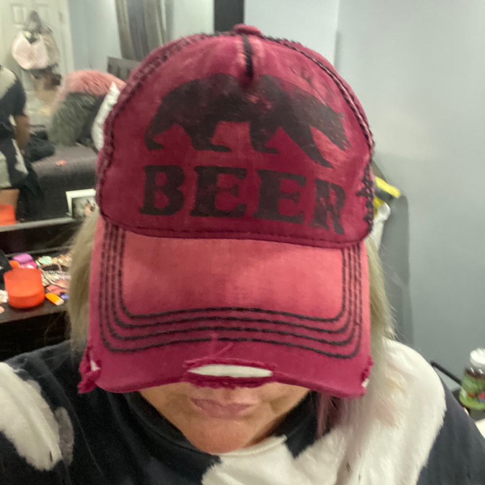 New Beer hat “boutique “ NWOT